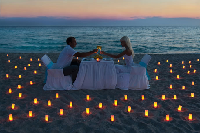 surpresa para namorado marido viagem jantar praia